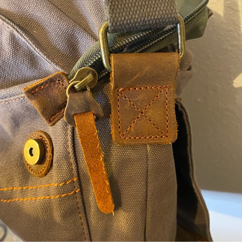 Augur Purse - Picture 6 of 7